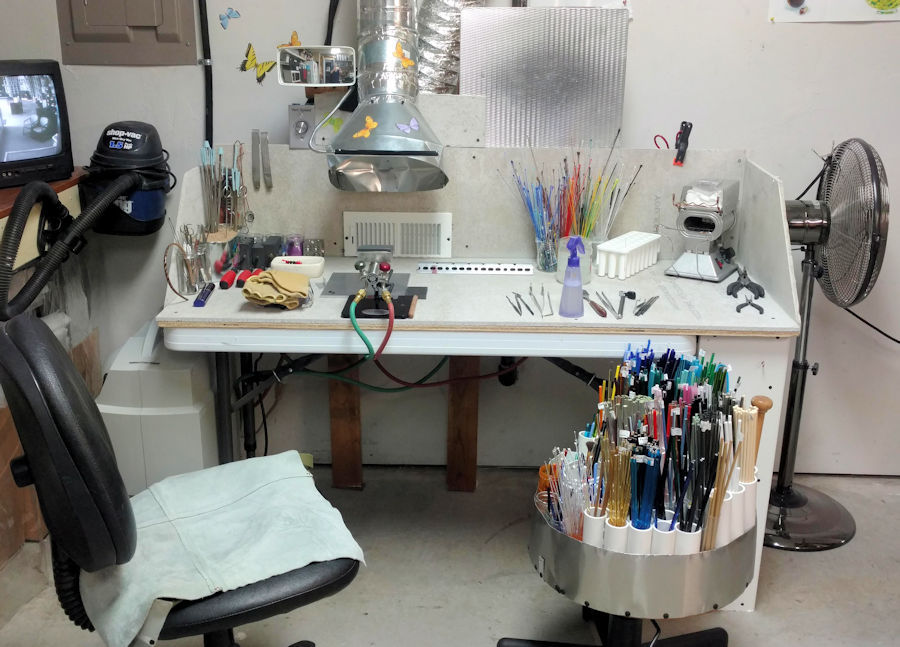Second workbench with a Bethlehem Burners Alpha torch, nat gas and an oxygen concentrator